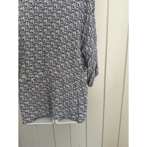 Talbots Top 2X Semi Wrap Viscose V-Neck Blue Geometric Print Short Puff Sleeves - Picture 5 of 7